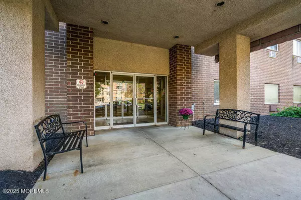 Ewing, NJ 08628,860 Lower Ferry Road #1K