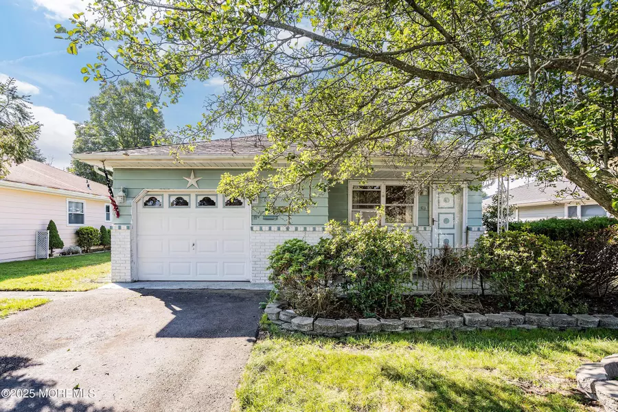 331 Saint Thomas Drive, Toms River, NJ 08757