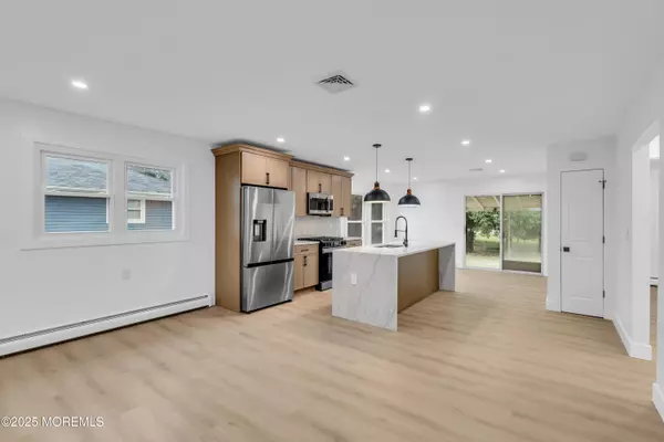 Toms River, NJ 08757,332 Curacao Street