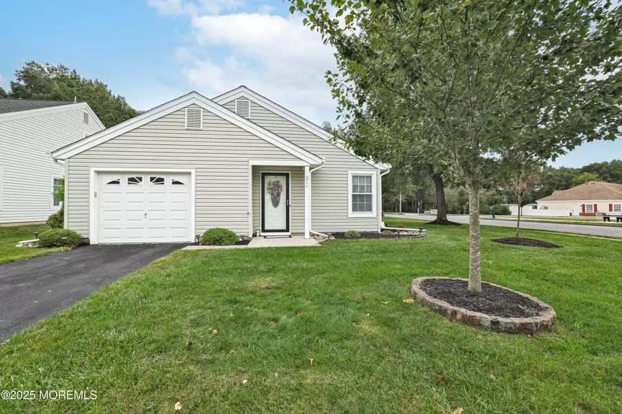 211 Pine Oak Boulevard, Barnegat, NJ 08005