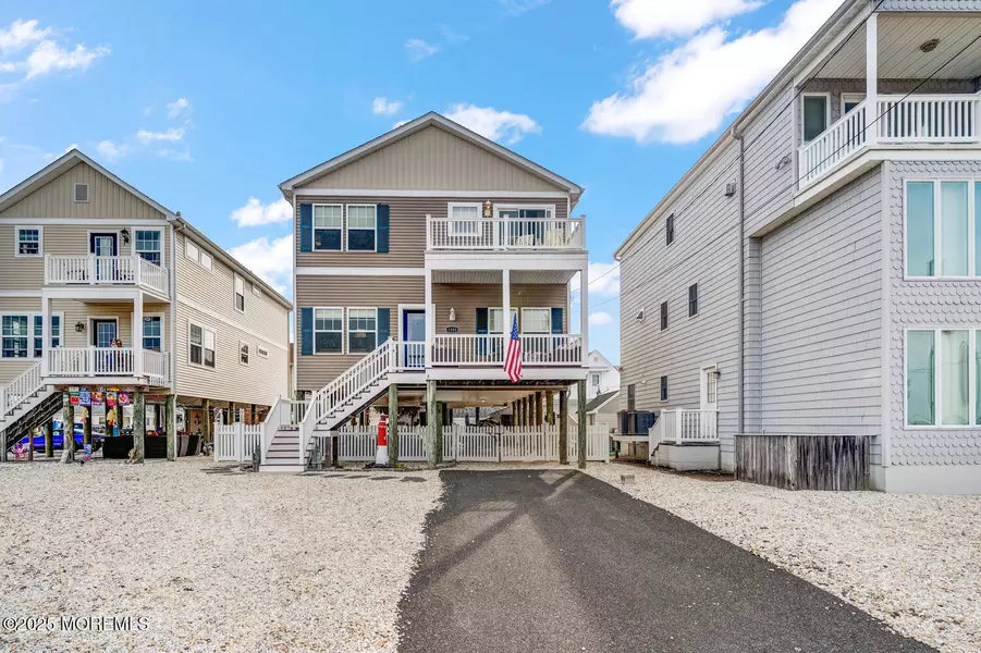 1533 S Bayview Avenue, Seaside Park, NJ 08752