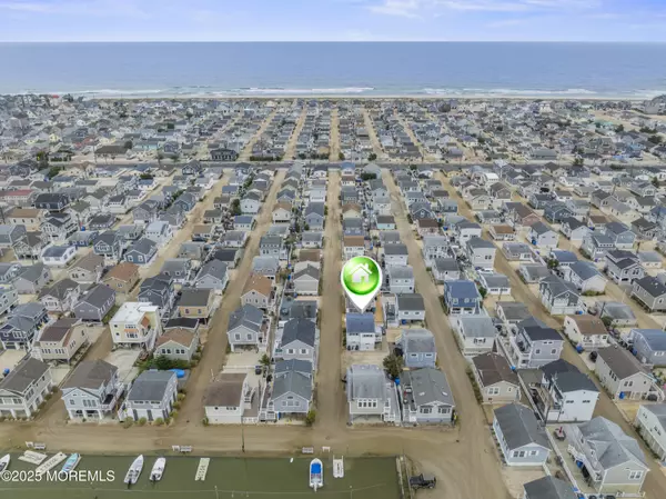 Lavallette, NJ 08735,119 W Cormorant Way