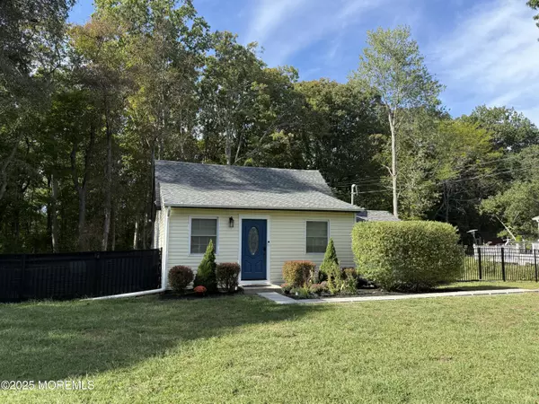 Howell, NJ 07731,132 W 2nd Street