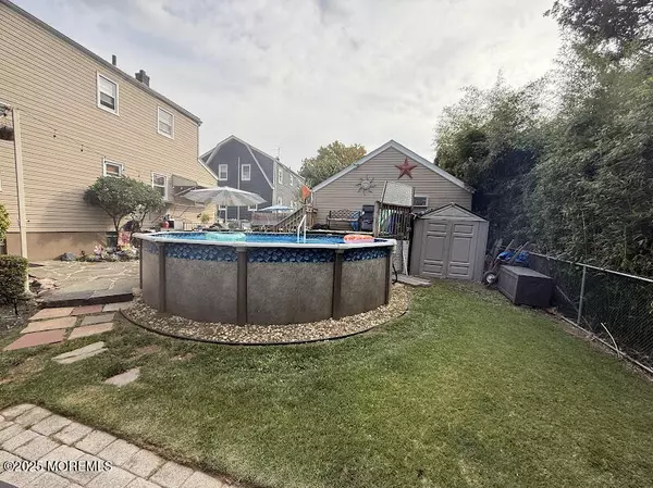 Bergenfield, NJ 07621,98 John Place