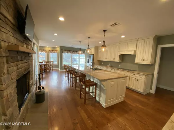 Cream Ridge, NJ 08514,10 Arneytown Hornerstown Road