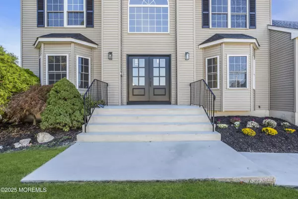 Hazlet, NJ 07730,3 Julia Lane