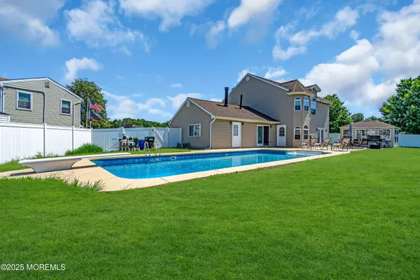 Howell, NJ 07731,3 Rachel Court