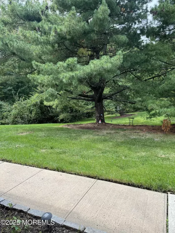 Tinton Falls, NJ 07712,41 Des Moines Court