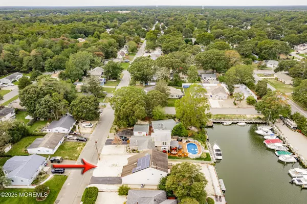 Lanoka Harbor, NJ 08734,410 Hemlock Drive