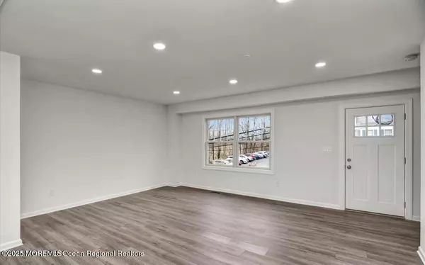 Matawan, NJ 07747,8 Ravine Drive #B