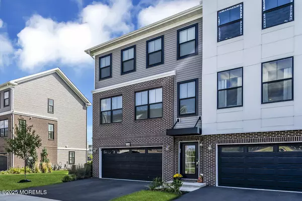 Eatontown, NJ 07724,26 Mariveles Way