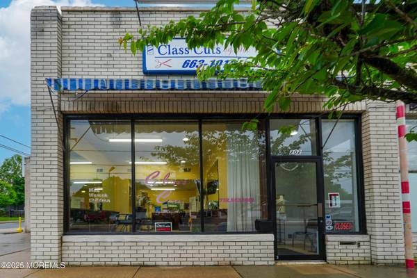 202 Monmouth Road, Oakhurst, NJ 07755