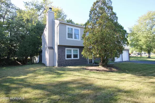Freehold, NJ 07728,1 Kings Mountain Road