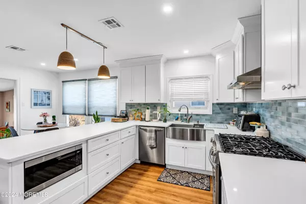 23 Port Royal Drive, Toms River, NJ 08757