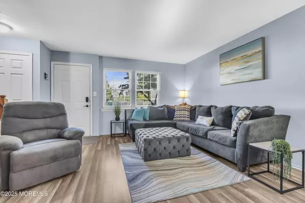 Aberdeen, NJ 07747,82 Cliffwood Avenue W #53