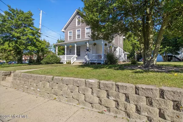 Oakhurst, NJ 07755,71 Monmouth Road