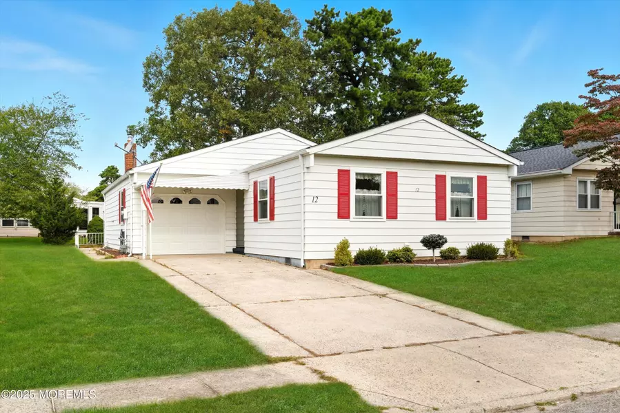 12 San Jacinto Street, Toms River, NJ 08757