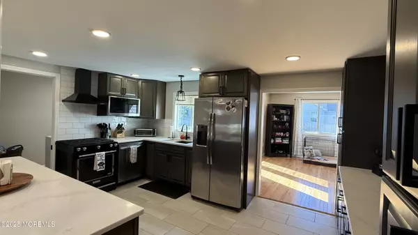 Manahawkin, NJ 08050,132 Tiller Avenue