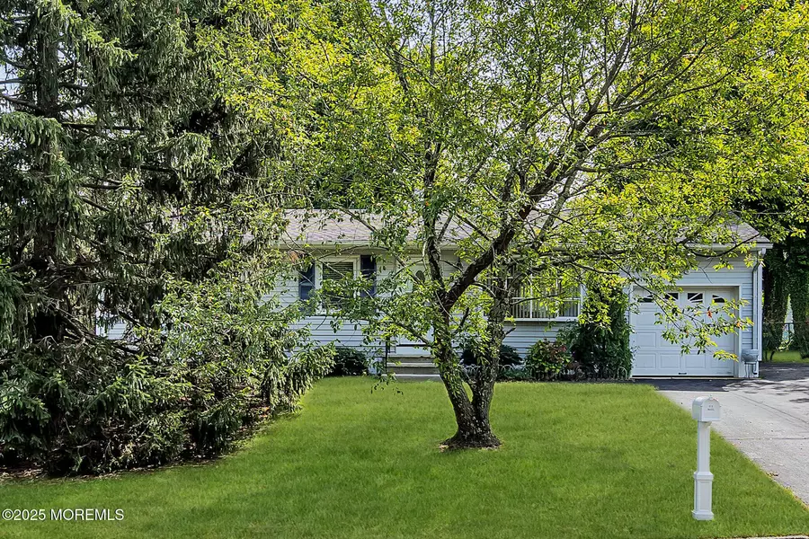 97 Pheasant Drive, Bayville, NJ 08721