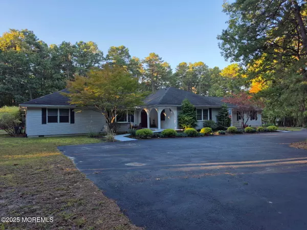 379 E Bird Village Road, Jackson, NJ 08527