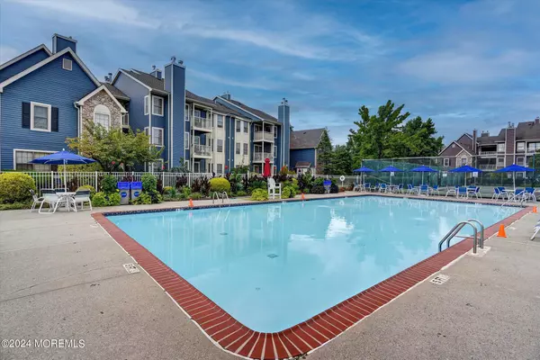 East Brunswick, NJ 08816,54 Lear Court #54