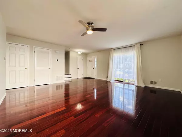 Morganville, NJ 07751,891 Crimson Court