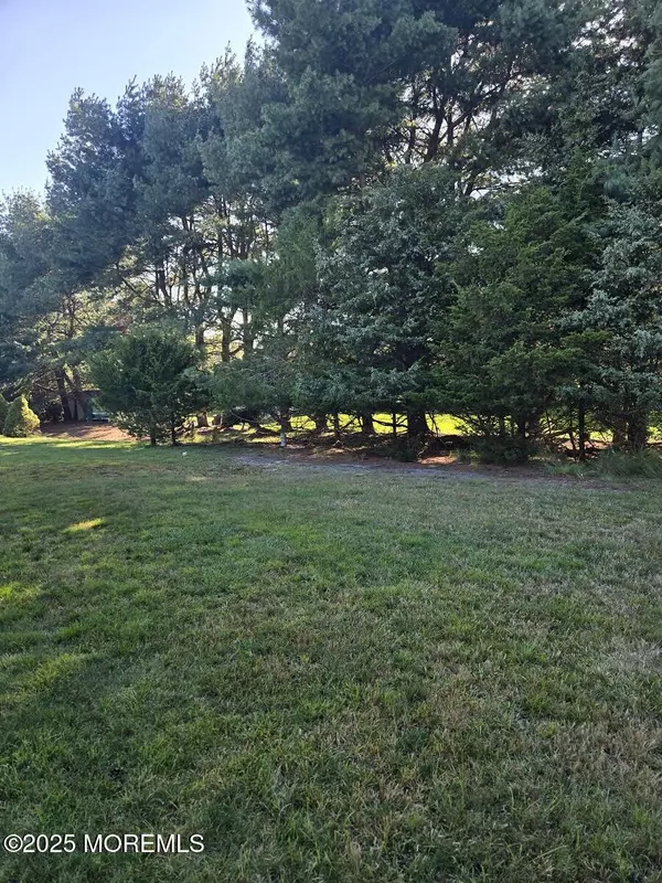 Toms River, NJ 08757,429 Saint Thomas Drive