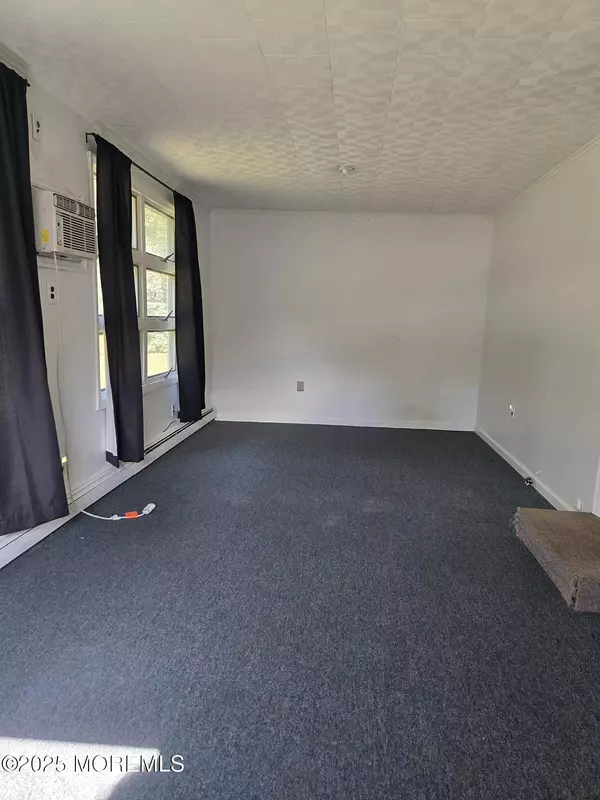 Toms River, NJ 08757,429 Saint Thomas Drive