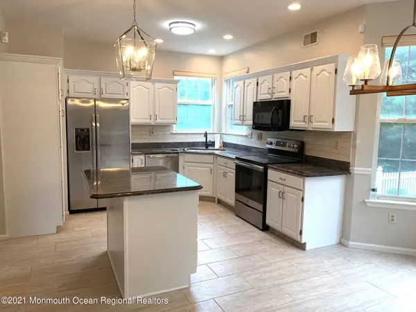 Colts Neck, NJ 07722,12 Oxford