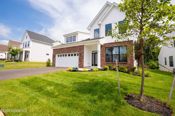 Manalapan, NJ 07726,15 Ashlynn Court