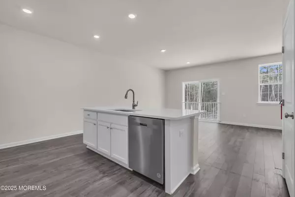 Jackson, NJ 08527,55 Mantoloking Drive