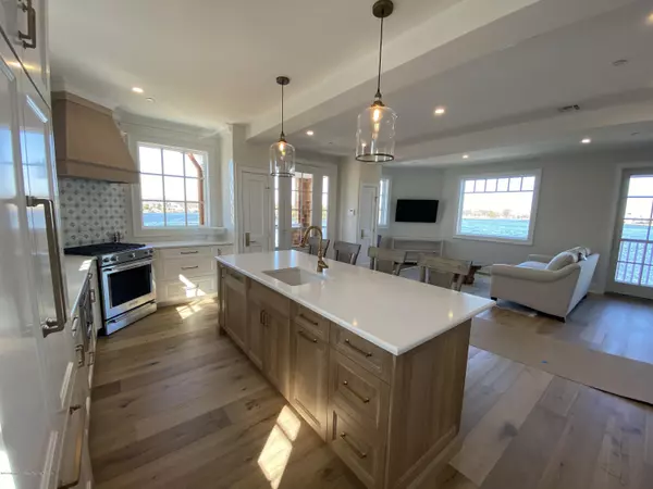 Bay Head, NJ 08742,412 Lake Avenue