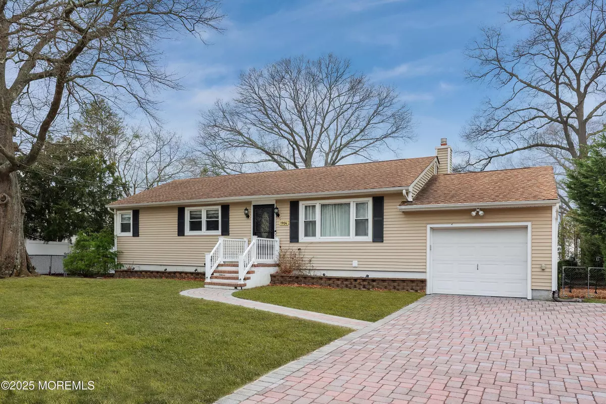 Oakhurst, NJ 07755,1904 Waverly Street