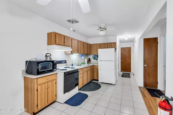 Whiting, NJ 08759,232 Columbine Avenue #C