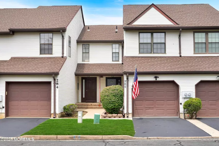 285 Longwood Drive, Manalapan, NJ 07726