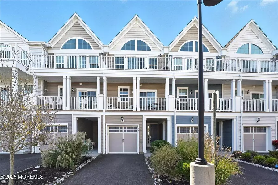 10 Halfmoon Court #1103, Highlands, NJ 07732