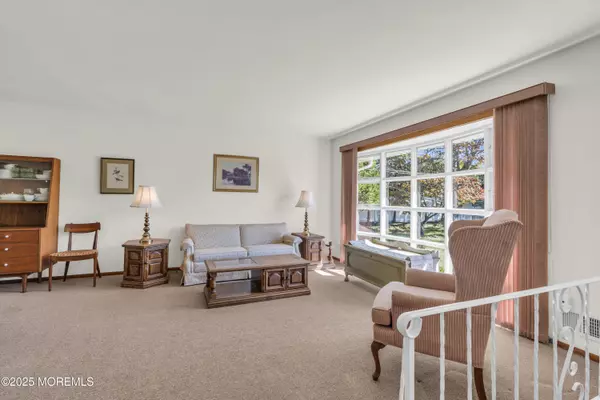 Howell, NJ 07731,18 Orchard Court