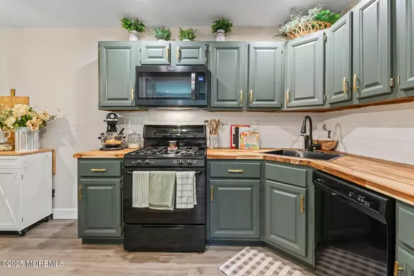 Tinton Falls, NJ 07724,35 Beaumont Court