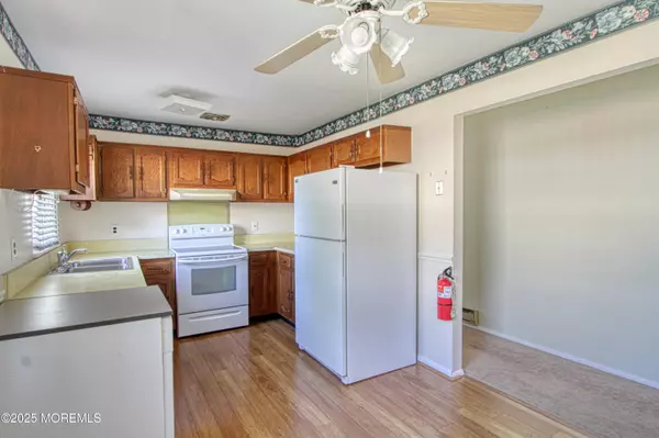 Whiting, NJ 08759,28 Yorktowne Parkway #B