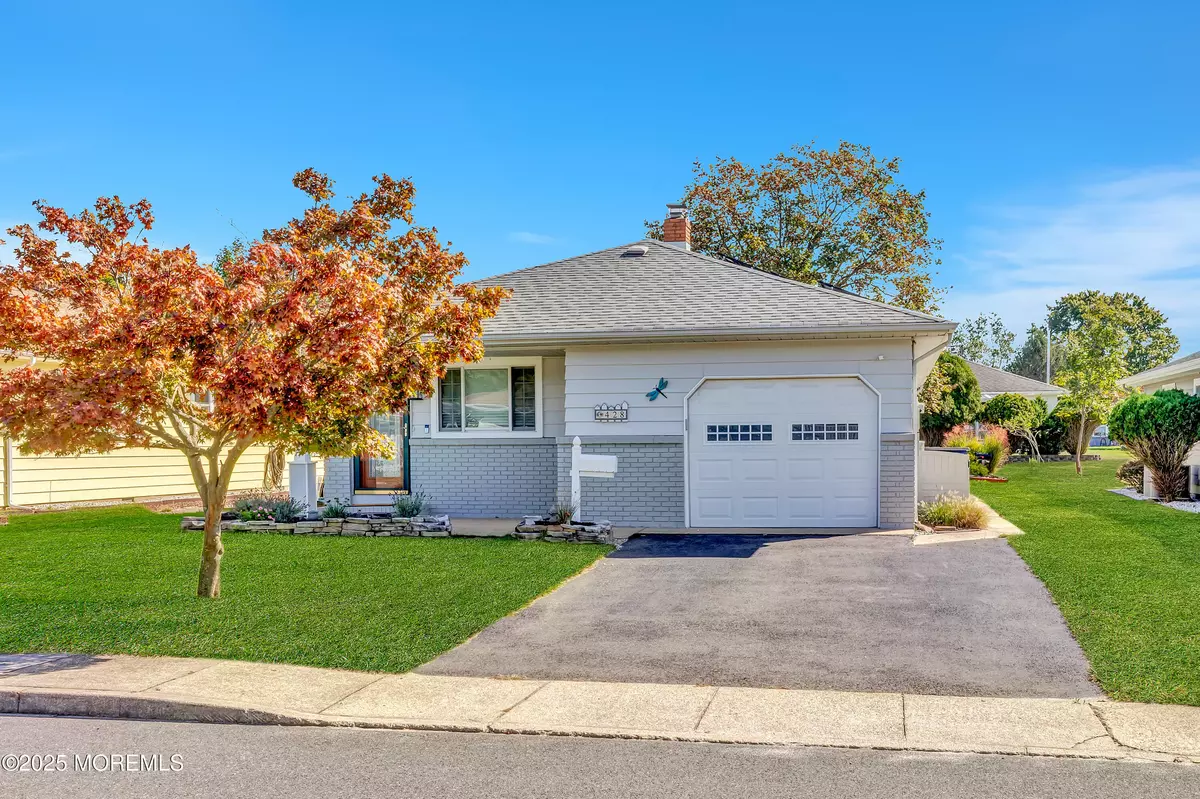 Toms River, NJ 08757,428 Saint Thomas Drive