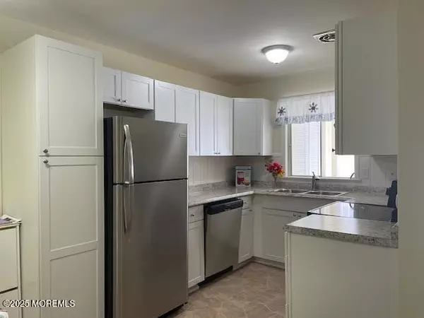 Whiting, NJ 08759,21 Homestead #A