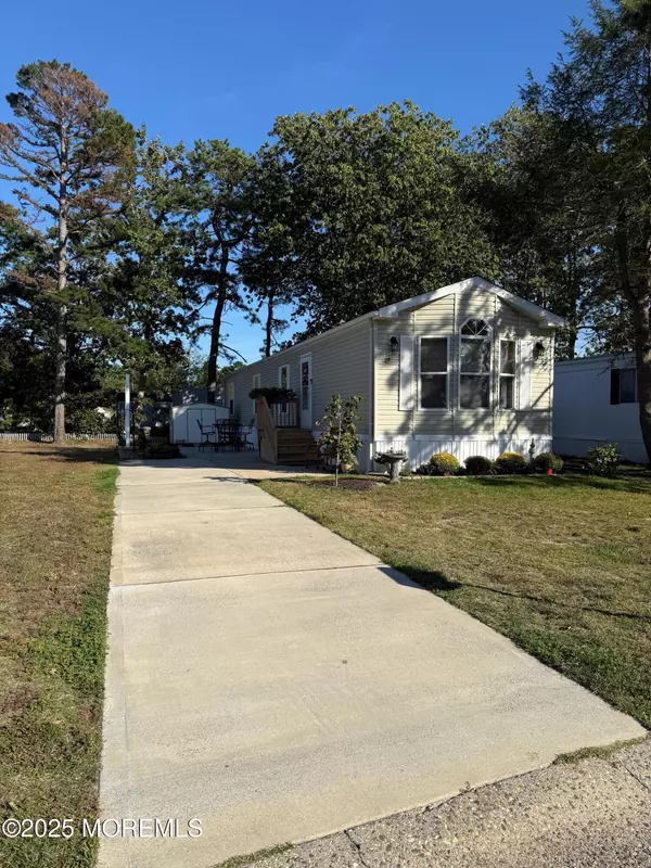 Whiting, NJ 08759,27 Beaver Avenue