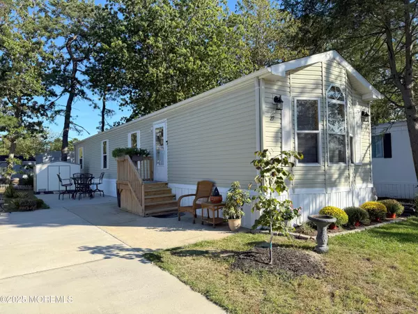27 Beaver Avenue, Whiting, NJ 08759