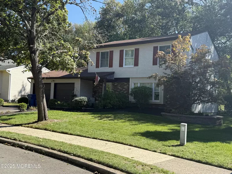 10 Colonial Court, Howell, NJ 07731