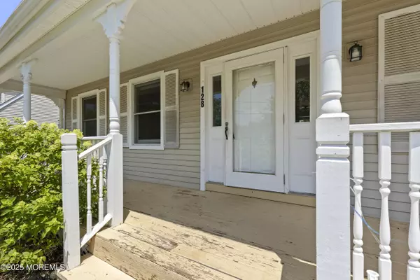 Toms River, NJ 08753,128 Mapletree Road