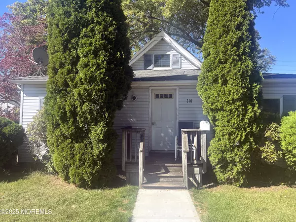 Belford, NJ 07718,310 East Road