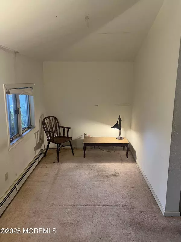 Belford, NJ 07718,310 East Road