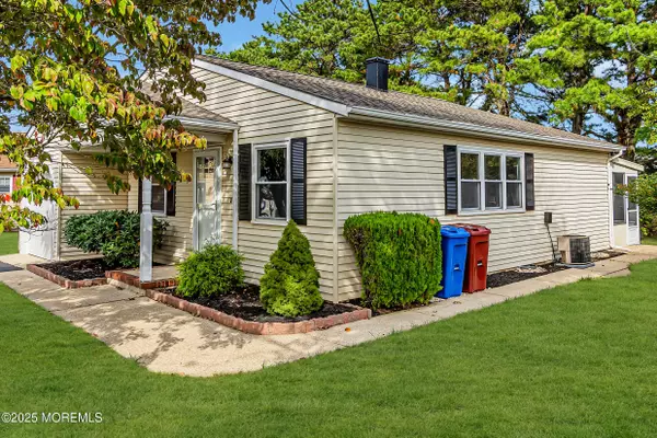 Berkeley, NJ 08721,17 Leighton Court