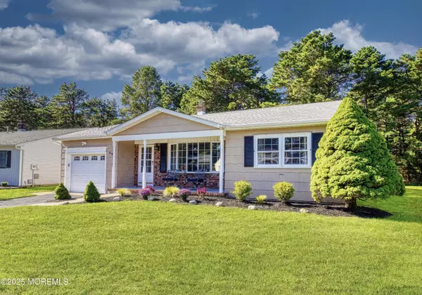 Toms River, NJ 08757,23 Zeeland Drive