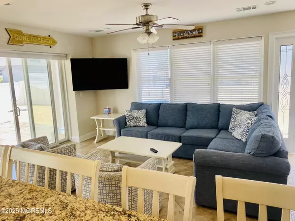 Ortley Beach, NJ 08751,10 4th Avenue #102